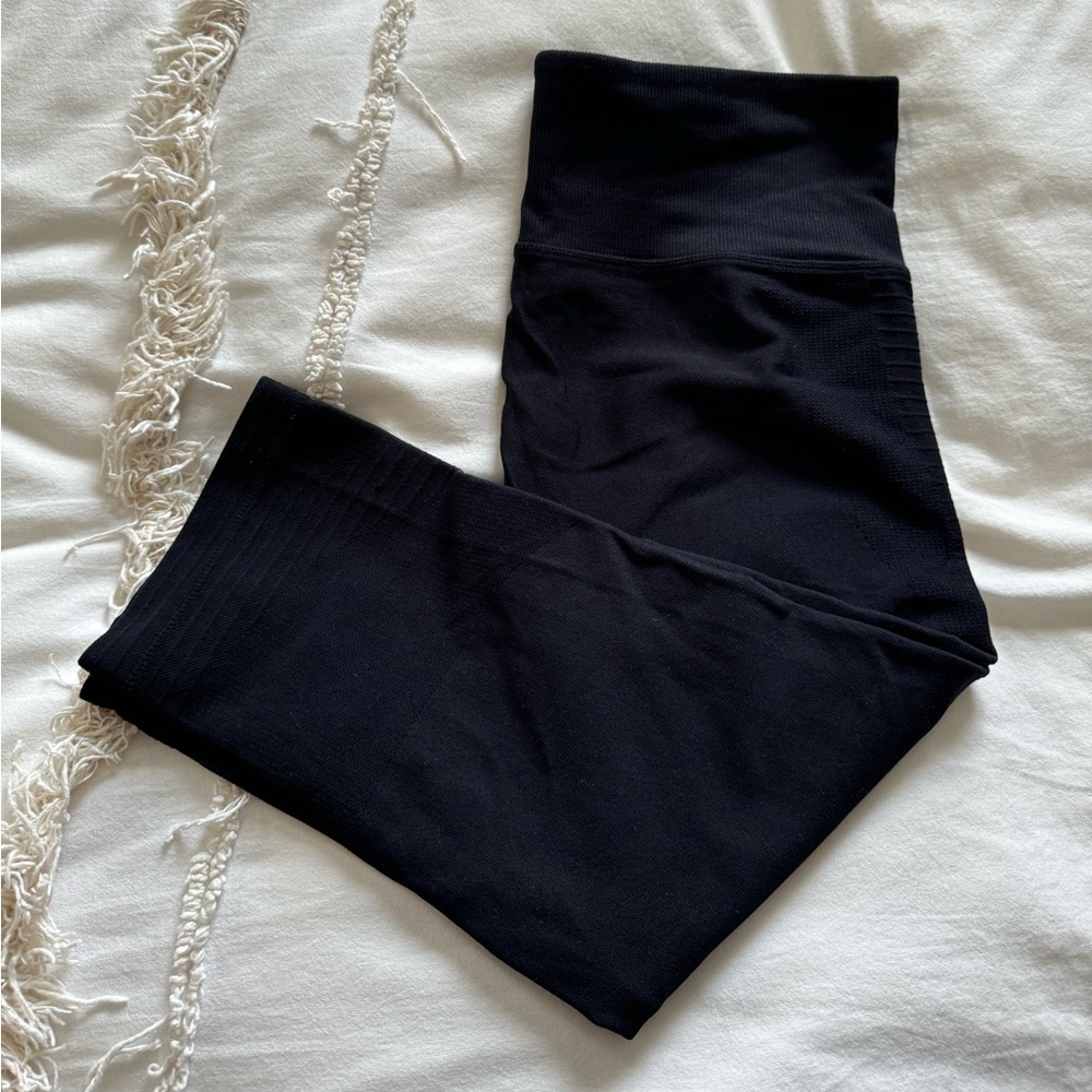 Danskin Black Cropped Length Leggings